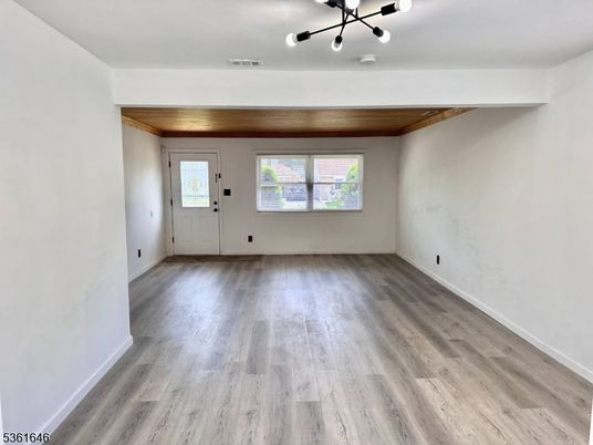 Empty room, Interior, Pendant Lights, Wooden Ceilings, Wood Texture Flooring