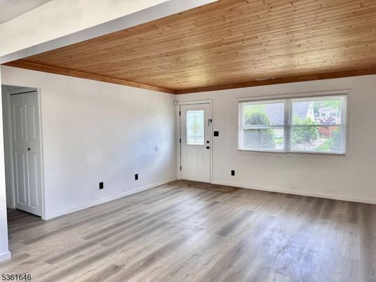 Empty room, Interior, Wooden Ceilings, Wood Texture Flooring