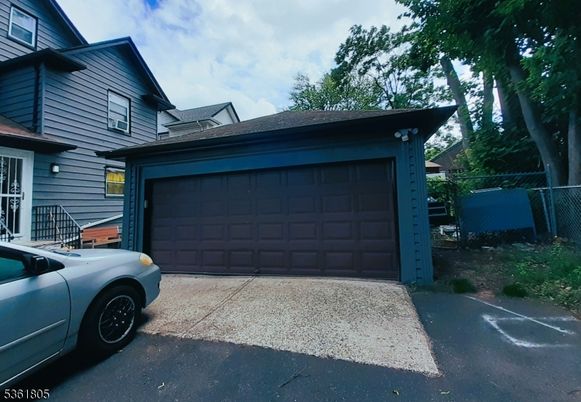 Detached Garage, Exterior