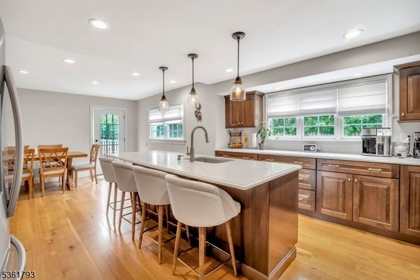 Dining room, Interior, Kitchen, Pendant Lights, Recessed Lighting, Wood Texture Flooring