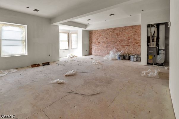 Empty room, Interior, Recessed Lighting, Stone Walls