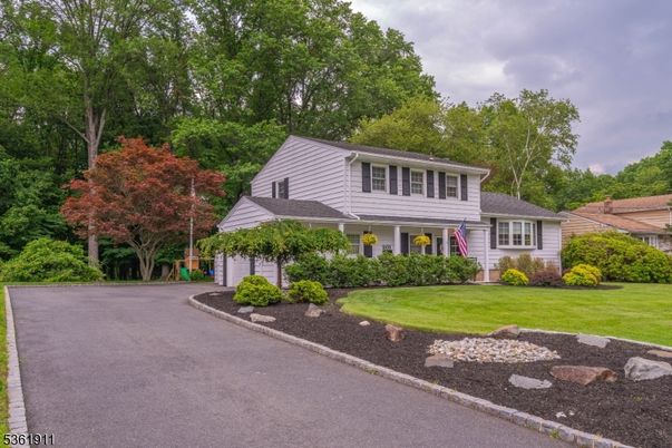 Attached, Backyard, Exterior, Facade, Split Level
