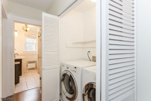 Interior, Utility Closets, Washer, Wood Texture Flooring