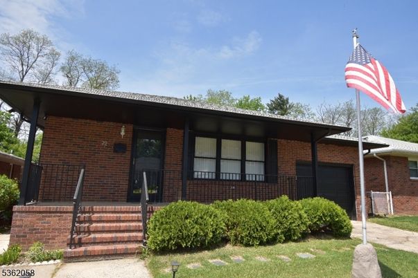 Attached, Exterior, Facade, Brick Facade, None