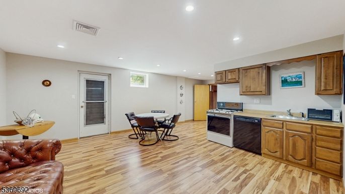 Dining room, Interior, Kitchen, Recessed Lighting, Wood Texture Flooring