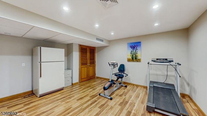 Fitness Equipment, Interior, Recessed Lighting, Wood Texture Flooring