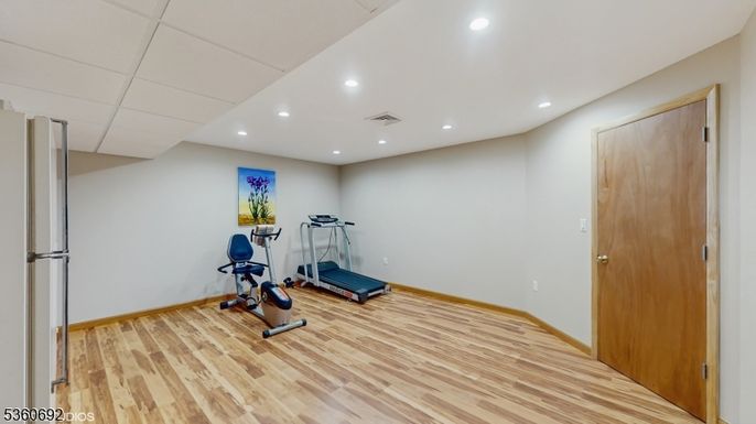 Fitness Equipment, Interior, Recessed Lighting, Wood Texture Flooring