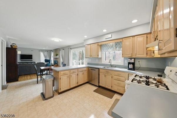 Dining room, Interior, Kitchen, Living room, Recessed Lighting