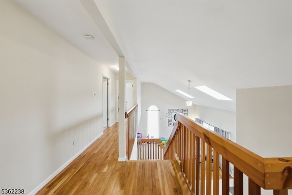 Interior, Pendant Lights, Wood Texture Flooring