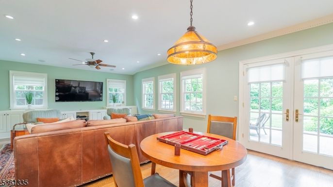 Dining room, Interior, Living room, Pendant Lights, Recessed Lighting, Wood Texture Flooring