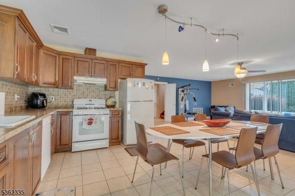 Dining room, Interior, Kitchen, Pendant Lights