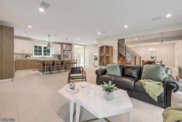Chandelier, Dining room, Interior, Kitchen, Living room, Pendant Lights, Recessed Lighting, Stainless Steel Appliances