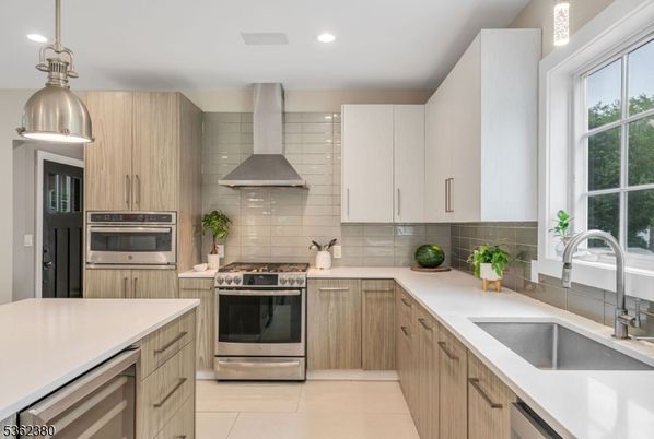 Interior, Kitchen, Pendant Lights, Recessed Lighting, Stainless Steel Appliances