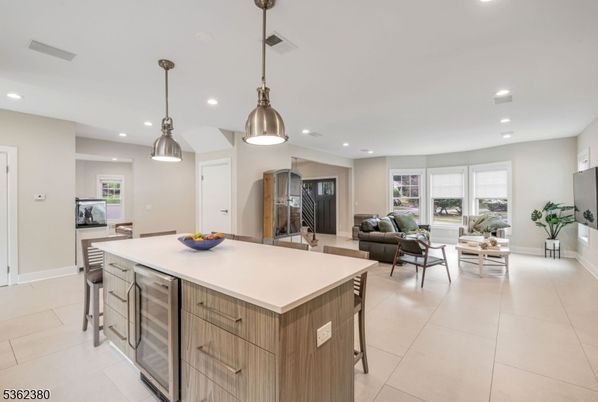 Interior, Kitchen, Living room, Pendant Lights, Recessed Lighting, Stainless Steel Appliances