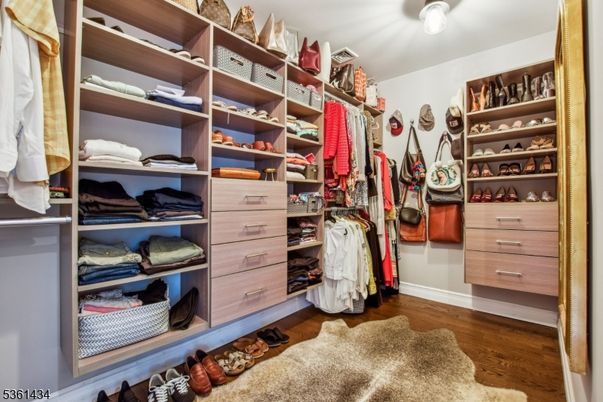Interior, Walk-in Closets, Wood Texture Flooring