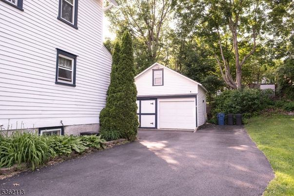 Detached Garage, Exterior