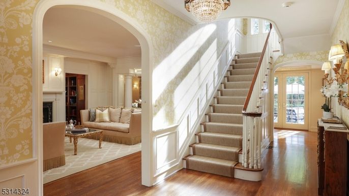 Chandelier, Interior, Living room, Recessed Lighting, Wood Texture Flooring
