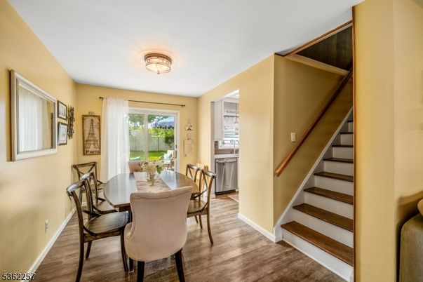 Dining room, Interior, Wood Texture Flooring