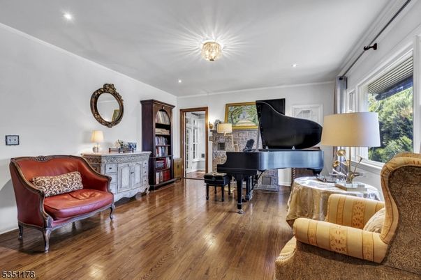 Interior, Living room, Piano, Recessed Lighting, Wood Texture Flooring
