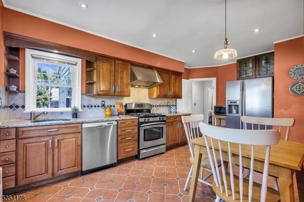 Dining room, Interior, Kitchen, Pendant Lights, Recessed Lighting, Stainless Steel Appliances