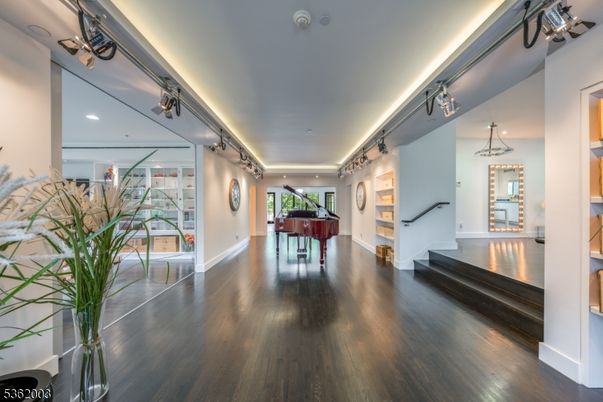 Interior, Piano, Recessed Lighting, Wood Texture Flooring