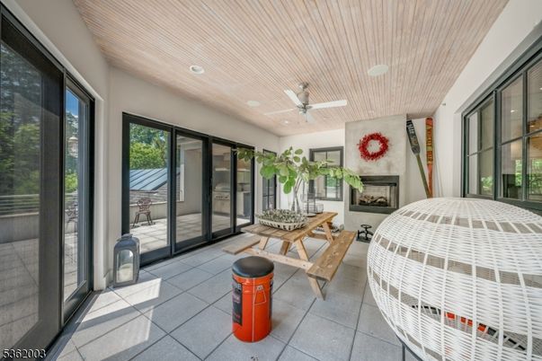 Fireplace, Interior, Recessed Lighting