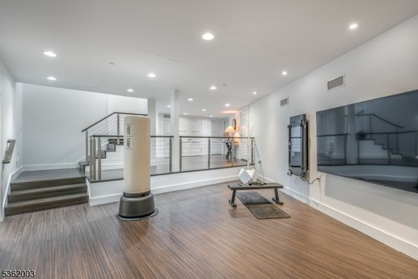 Interior, Recessed Lighting, Wood Texture Flooring