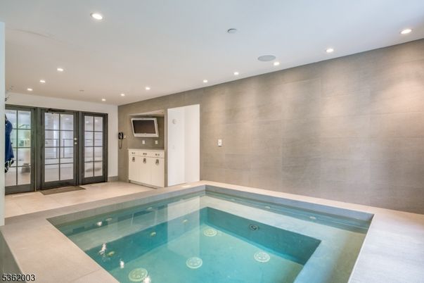 Interior, Pool, Recessed Lighting