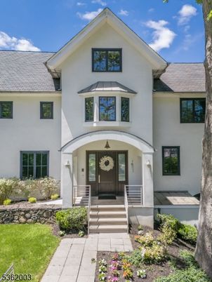 Exterior, Facade, Farmhouse