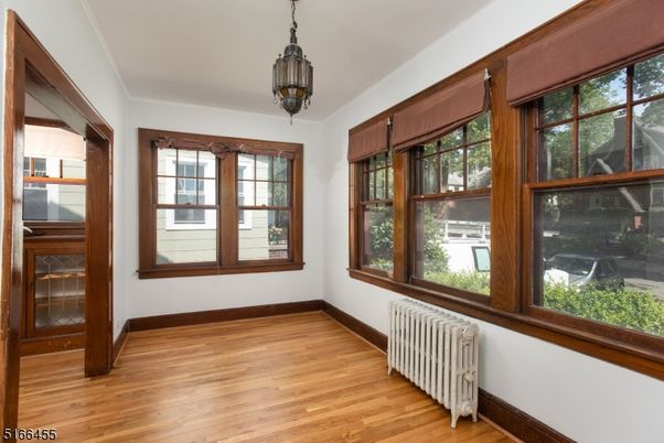 Interior, Pendant Lights, Wood Texture Flooring