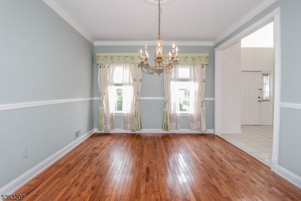 Chandelier, Empty room, Interior, Wood Texture Flooring