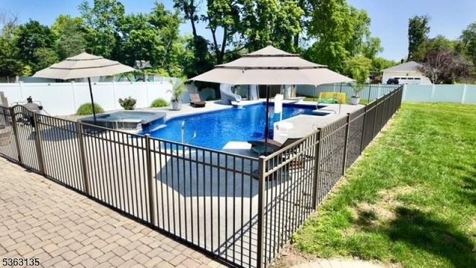 Backyard, Exterior, Pool