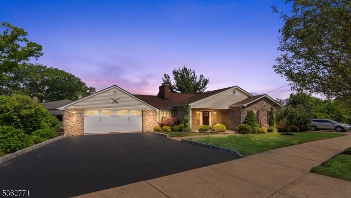 Attached, Exterior, Facade, Brick Facade, Ranch