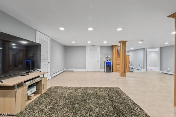 Empty room, Interior, Recessed Lighting