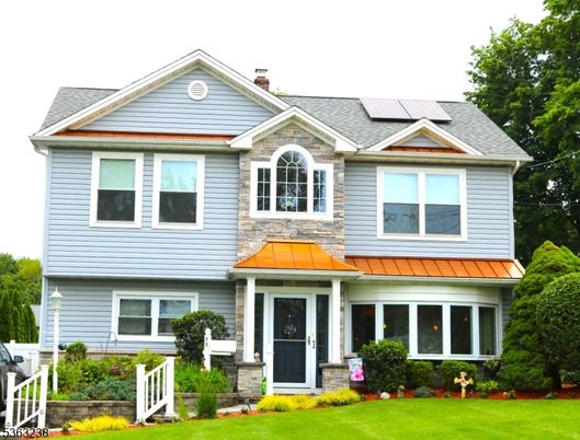 Exterior, Facade, Solar Panels, Queen Anne Victorian