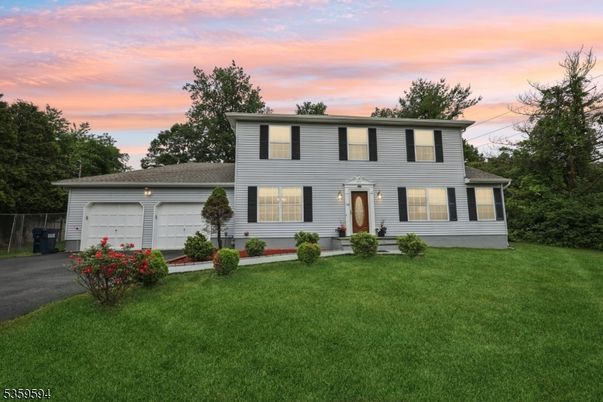 Attached, Backyard, Exterior, Facade, Georgian