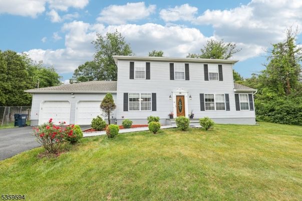 Attached, Backyard, Exterior, Facade, Georgian