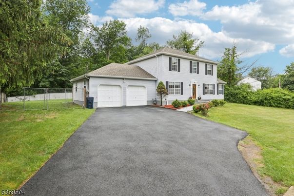 Attached, Backyard, Exterior, Facade, Georgian
