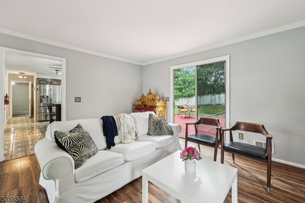 Interior, Kitchen, Living room, Stainless Steel Appliances, Wood Texture Flooring