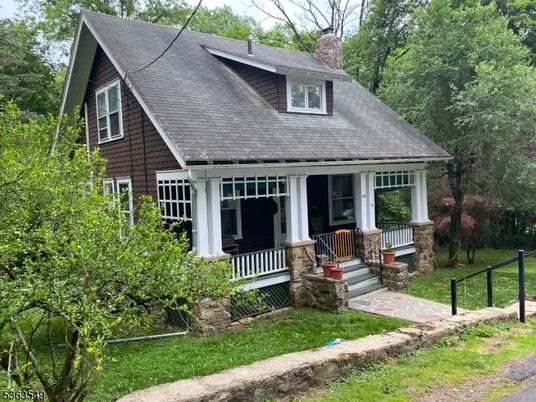 Exterior, Facade, American Craftsman