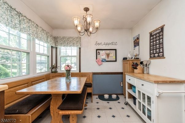 Chandelier, Dining room, Interior