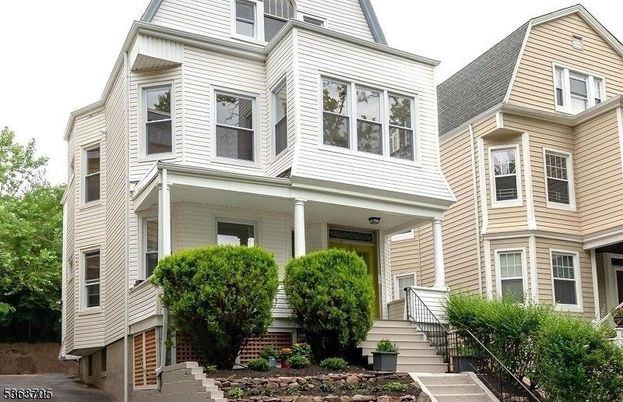 Exterior, Facade, Queen Anne Victorian