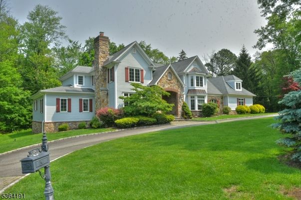 Backyard, Exterior, Facade, Queen Anne Victorian