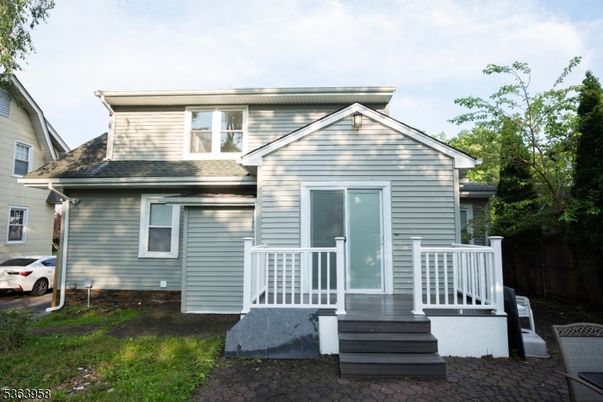 Exterior, Facade, Queen Anne Victorian