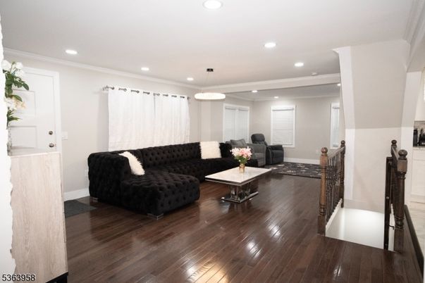 Interior, Living room, Pendant Lights, Recessed Lighting, Wood Texture Flooring