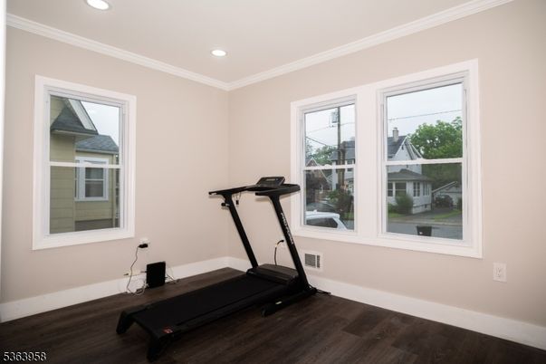 Fitness Equipment, Interior, Recessed Lighting, Wood Texture Flooring