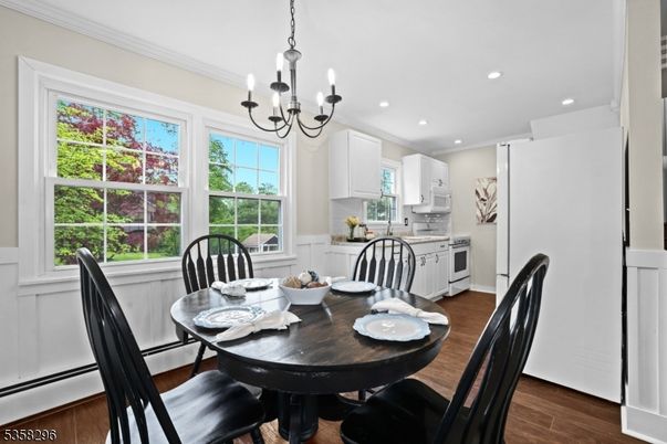Chandelier, Dining room, Interior, Kitchen, Recessed Lighting, Wood Texture Flooring