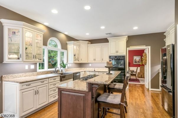 Dining room, Interior, Kitchen, Recessed Lighting, Wood Texture Flooring