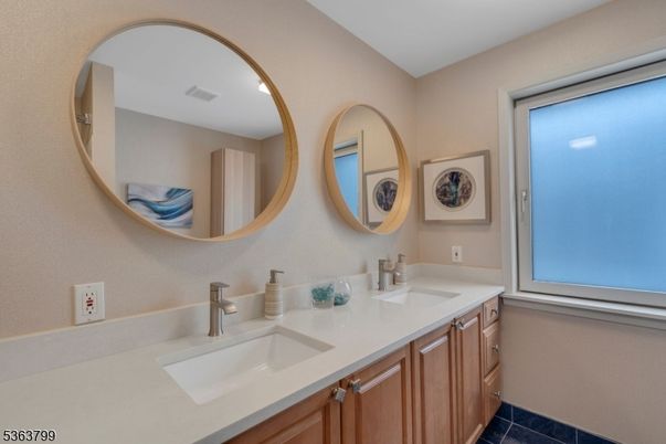 Bathroom, Dual Sink Vanities, Interior