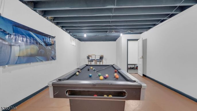 Billiard Table, Game Room, Interior
